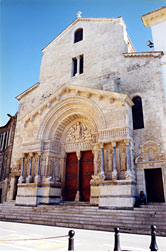 l'église Sainte Throphine à Arles
